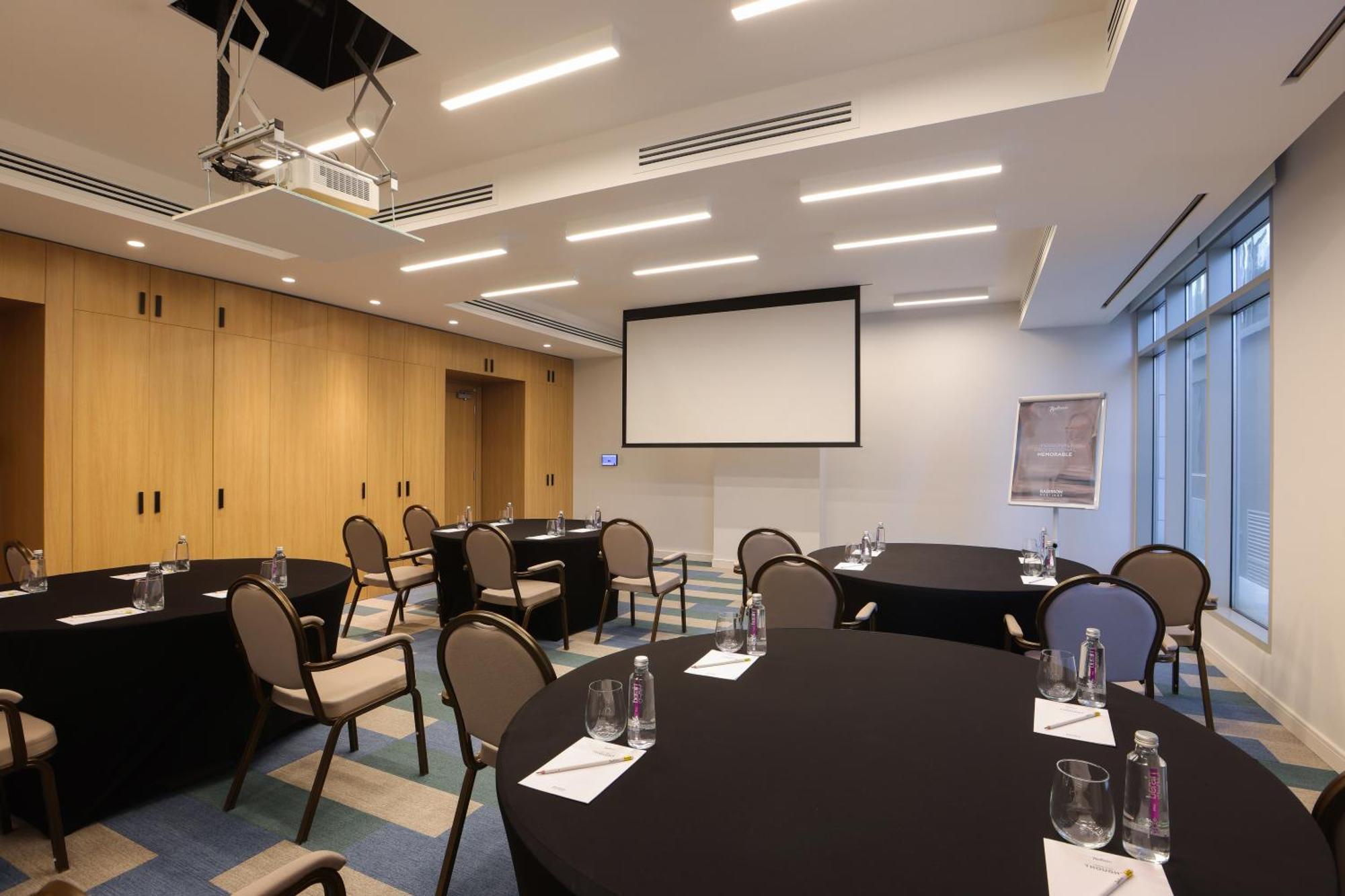 Radisson Hotel & Residence Riyadh Olaya Exterior foto